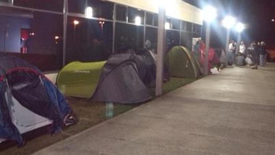 Acampada a l&#039;hospital de Blanes contra les retallades