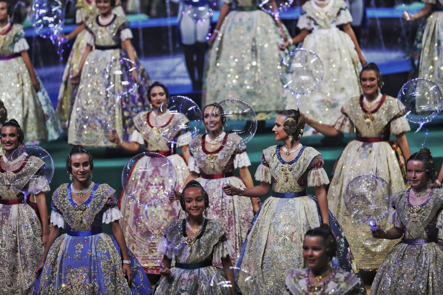La gala de la elección de Cortes de Honor para las Fallas 2025, en imágenes