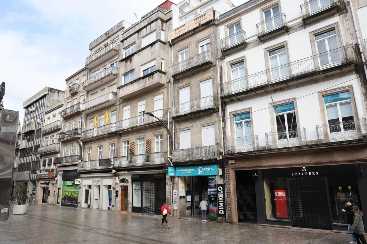 Príncipe, una de las calles de Vigo con más viviendas turísticas registradas.