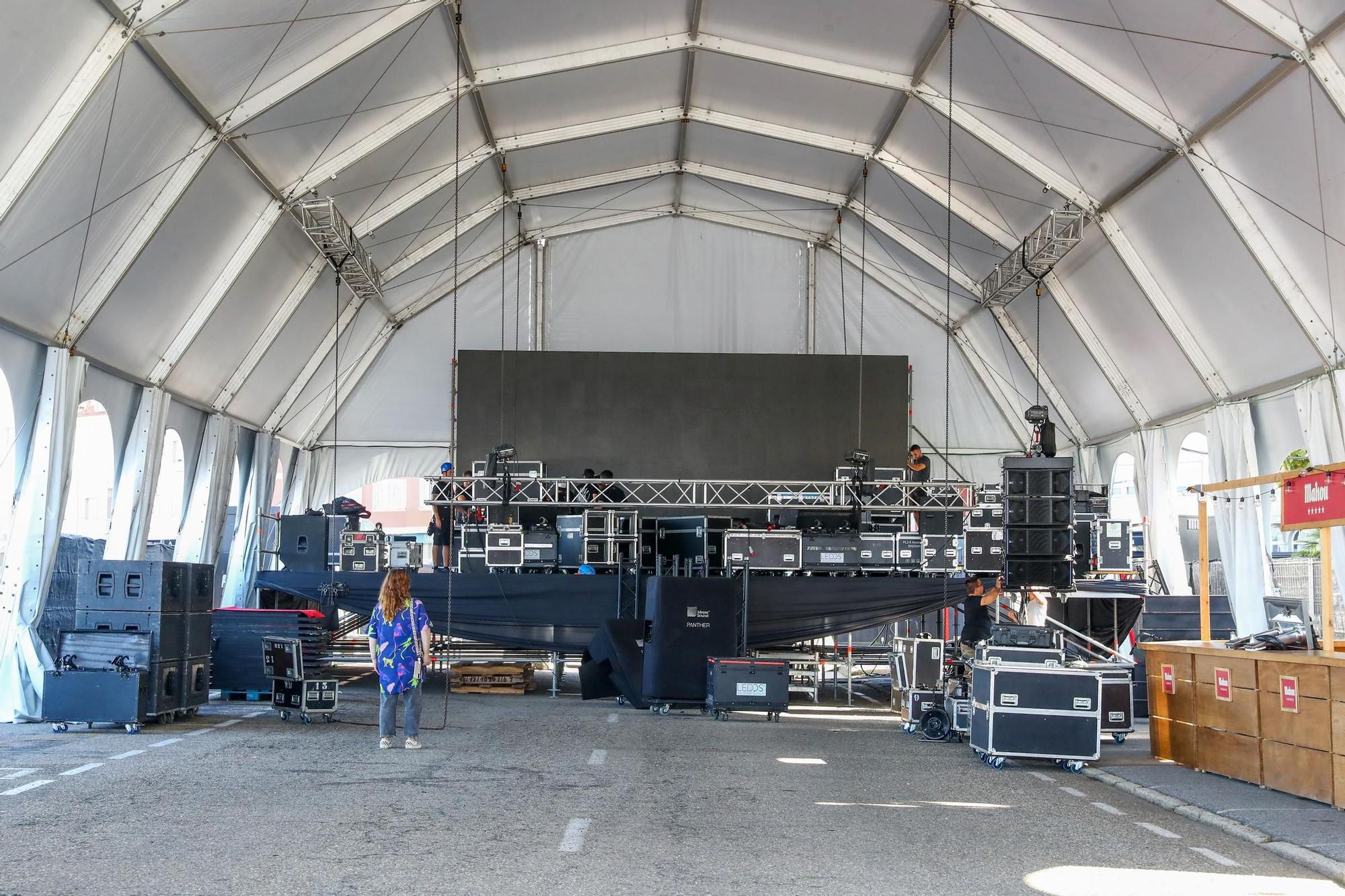 Los últimos retoques de la Festa do Marisco de O Grove.