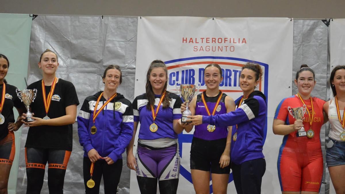 Halteras del equipo B femenino del AC Gandia, campeón autonómico en Sagunto