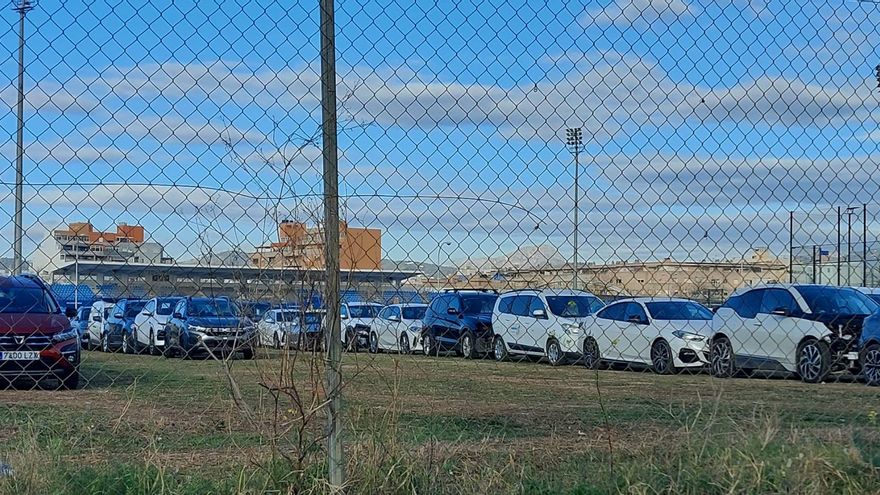 Denuncian la &quot;impunidad&quot; de los aparcamientos ilegales de coches de alquiler en Palma