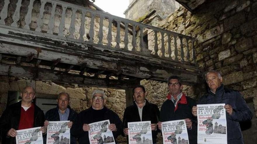 Vecinos que impulsan la nueva restauración de A Pastoriza.