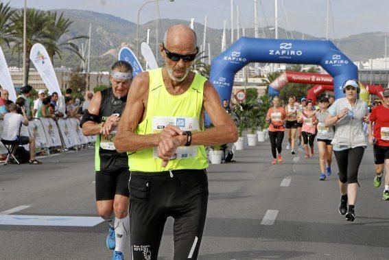 9.000 Läufer aus 49 Ländern gingen am Sonntag den 15.10 an den Start. In der Marathon - Disziplin gingen die Deutschen leer aus.