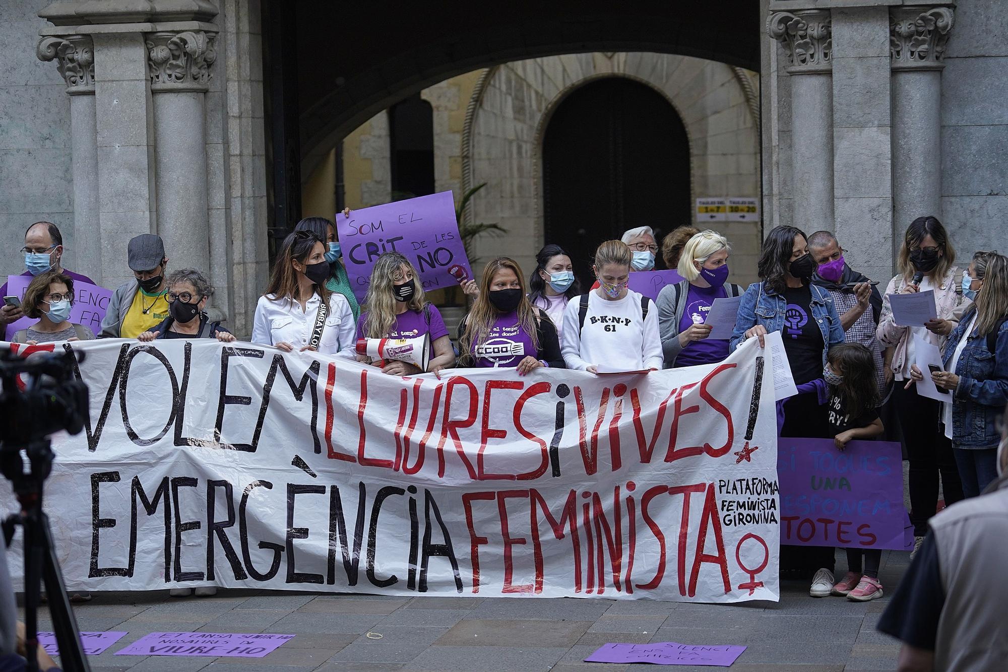 La Plataforma Feminista denuncia els feminicidis