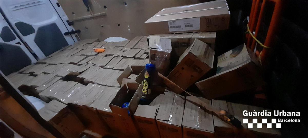 Gas de la risa requisado por la Guardia Urbana de Barcelona