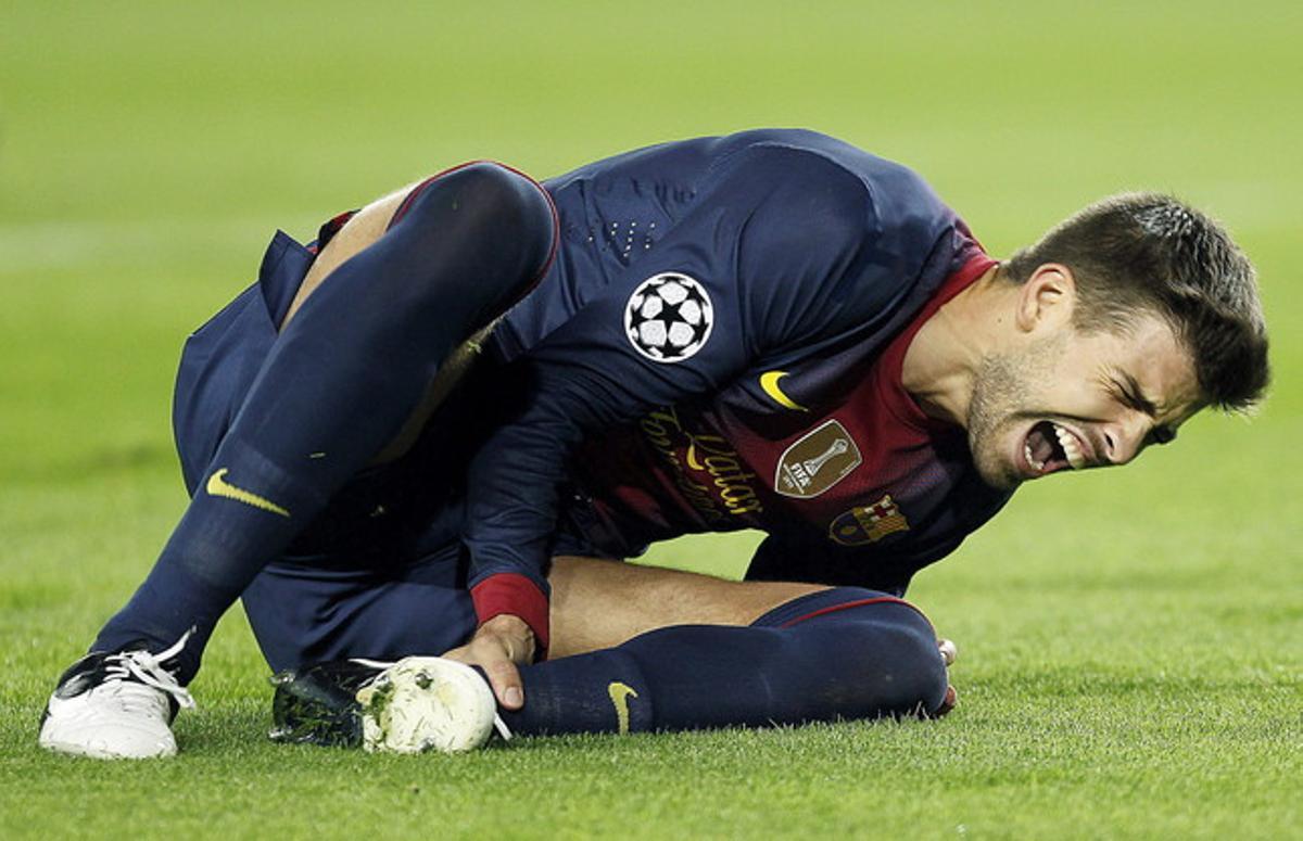 Gerard Piqué es lamenta després de lesionar-se el 19 de setembre.