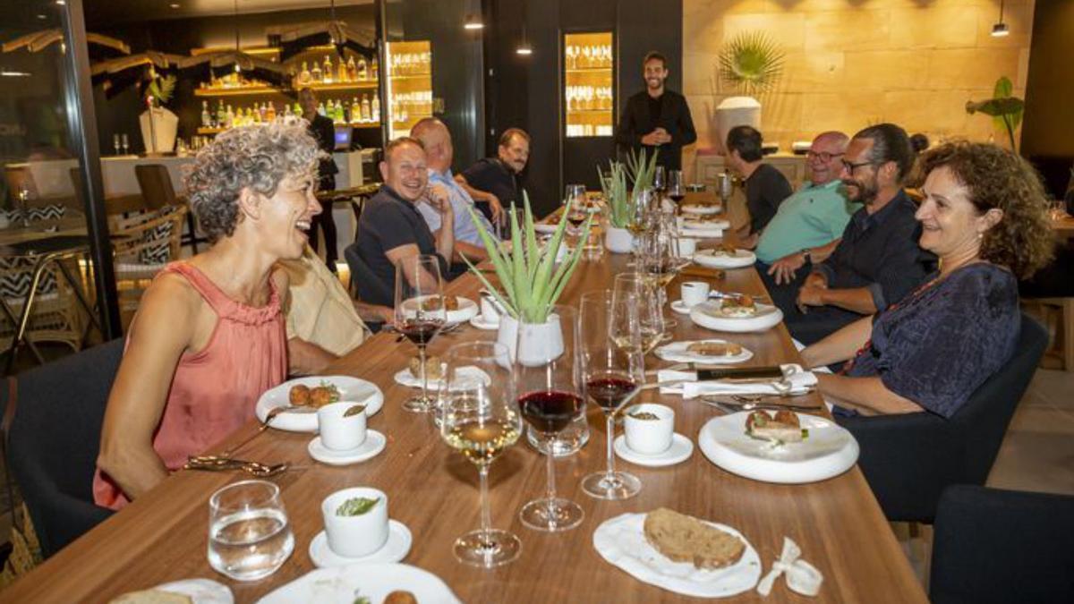 Una cena amigable y divertida en Unic Restaurant.