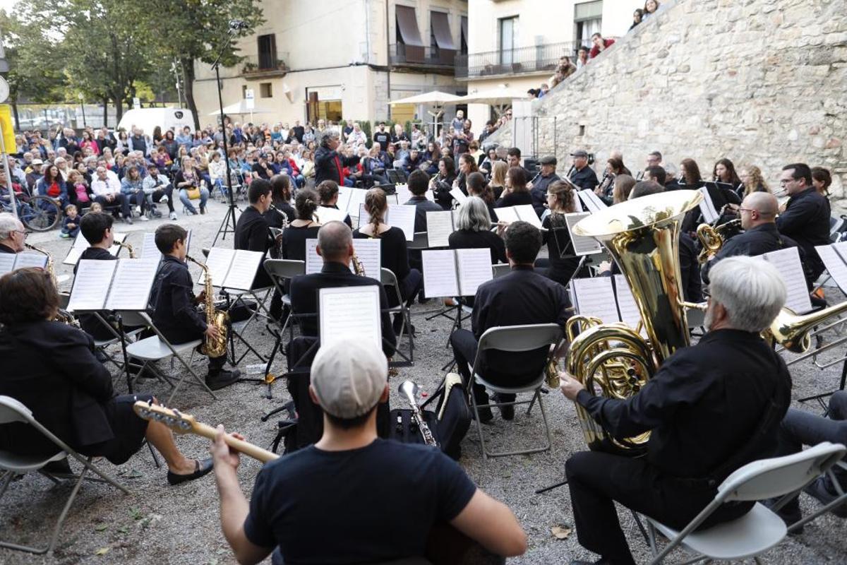 La Girona Banda Band actua a Sant Feliu La Girona Banda Band actua a Sant Feliu