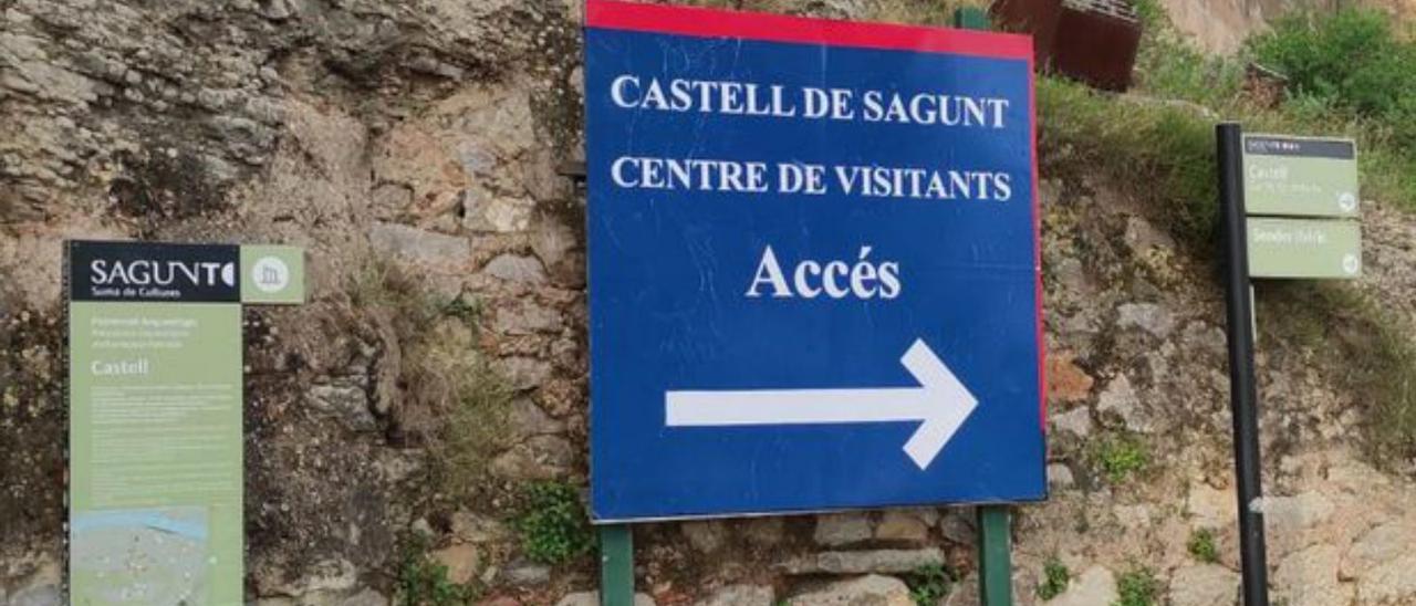 Confusión ante la falta de más señales al nuevo acceso al Castillo | LEVANTE-EMV