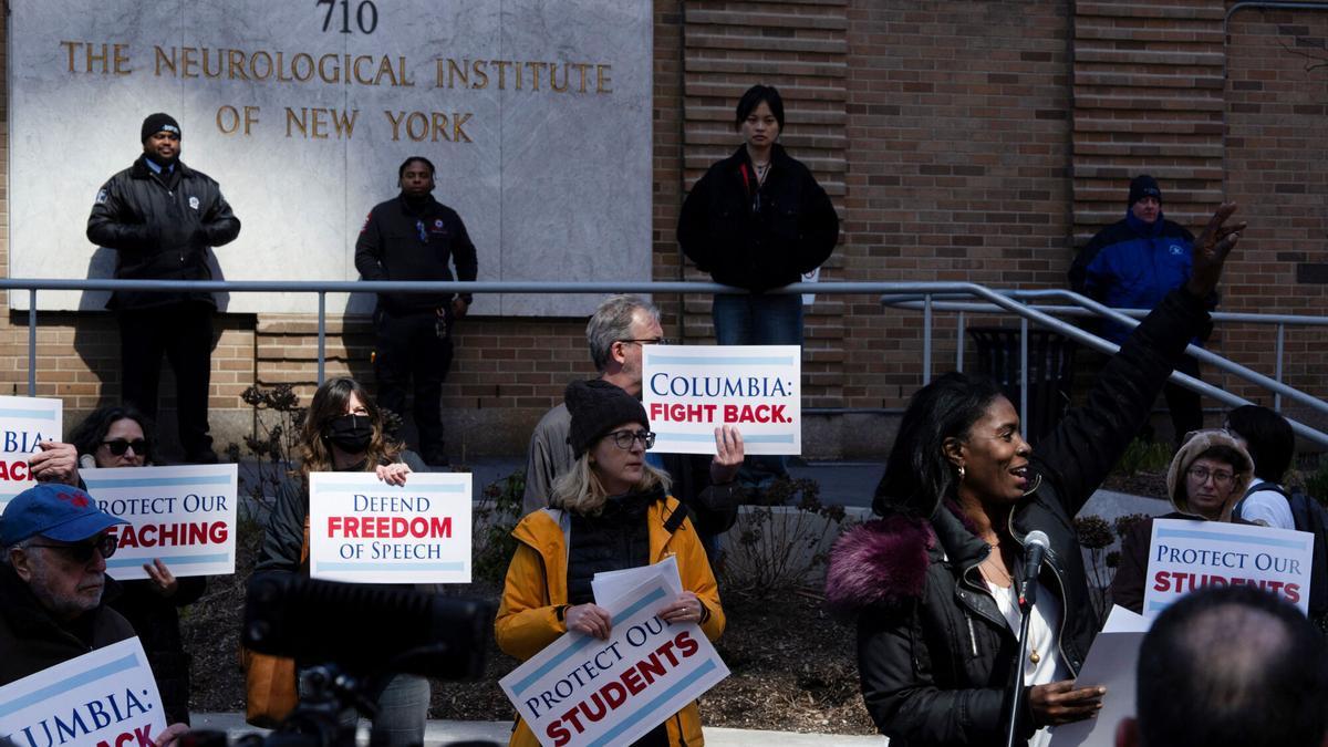 Manifestación en la Universidad de Columbia contra los recortes en las líneas de investigación médicas, el pasado 28 de marzo.
