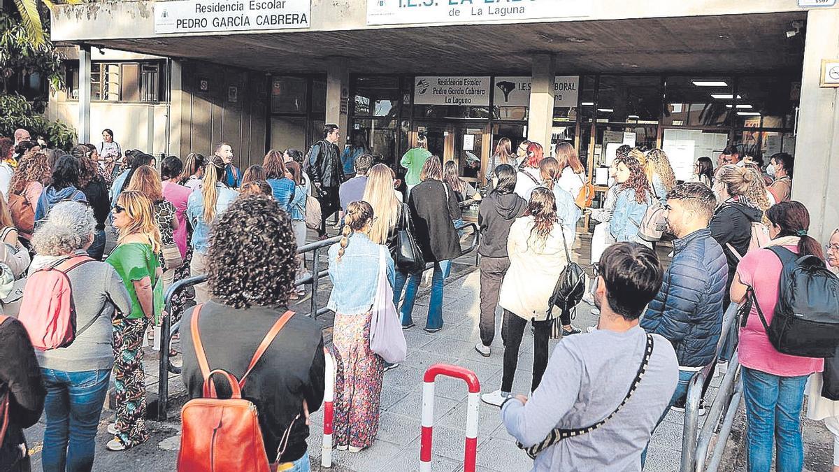 Algunos participantes en las oposiciones de Educación al Cuerpo de Maestros el pasado mes de junio.