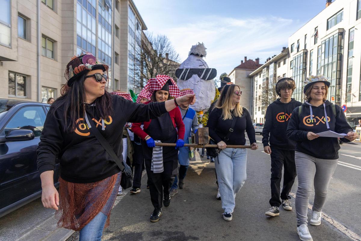 Cientos de personas se dan cita en Conxo para celebrar el Entroido