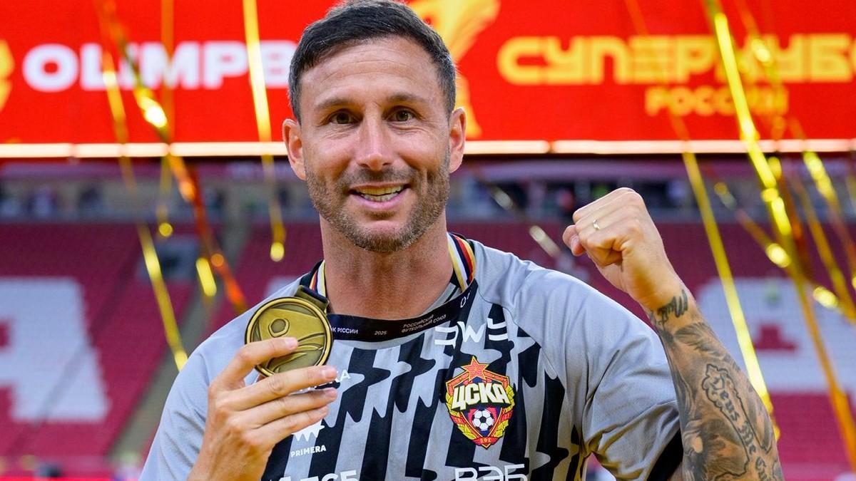 Manel Expósito se ha acostumbrado a entrenar en el extranjero