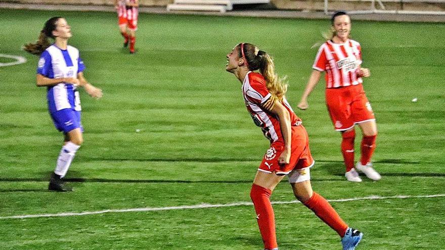 Mar Vergés celebrant el gol que tancava la victòria del Girona a Figueres dissabte.