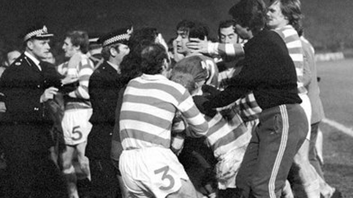 Un momento de la tangana que se produjo después del partido entre el Celtic y el Atlético en la ida de la Copa de Europa de 1974.