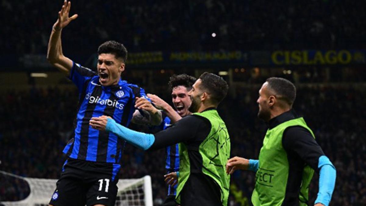 Los jugadores del Inter celebran un gol frente al Benfica en Champions