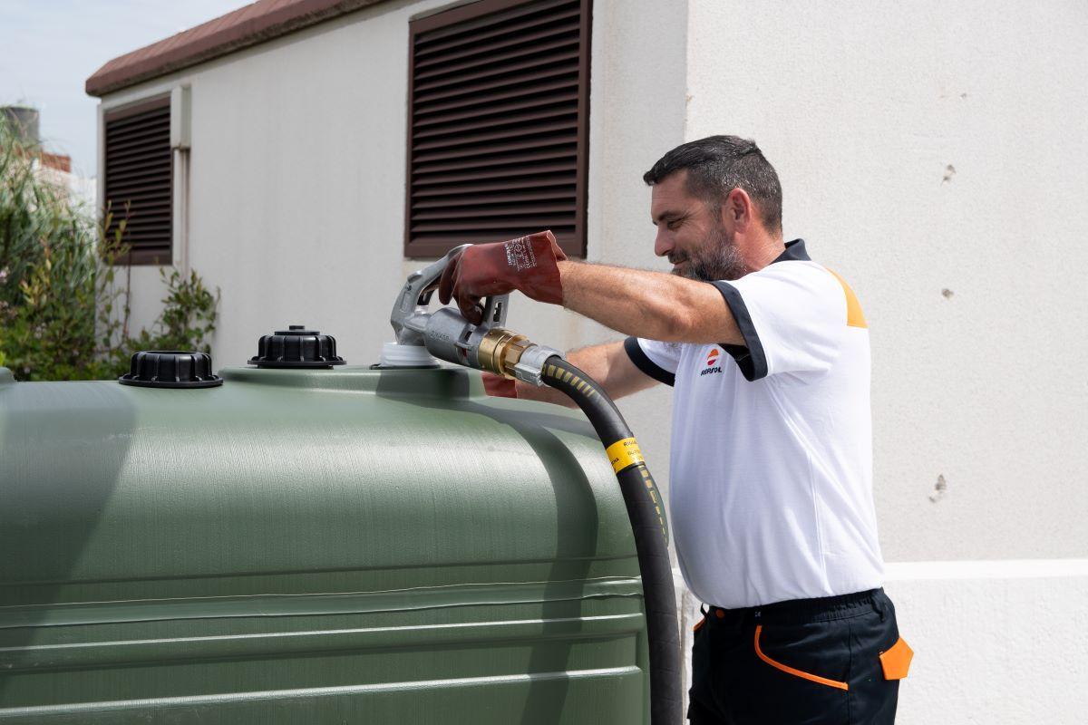 La compañía destaca por la comodidad de su servicio de suministro de gasóleo Repsol.