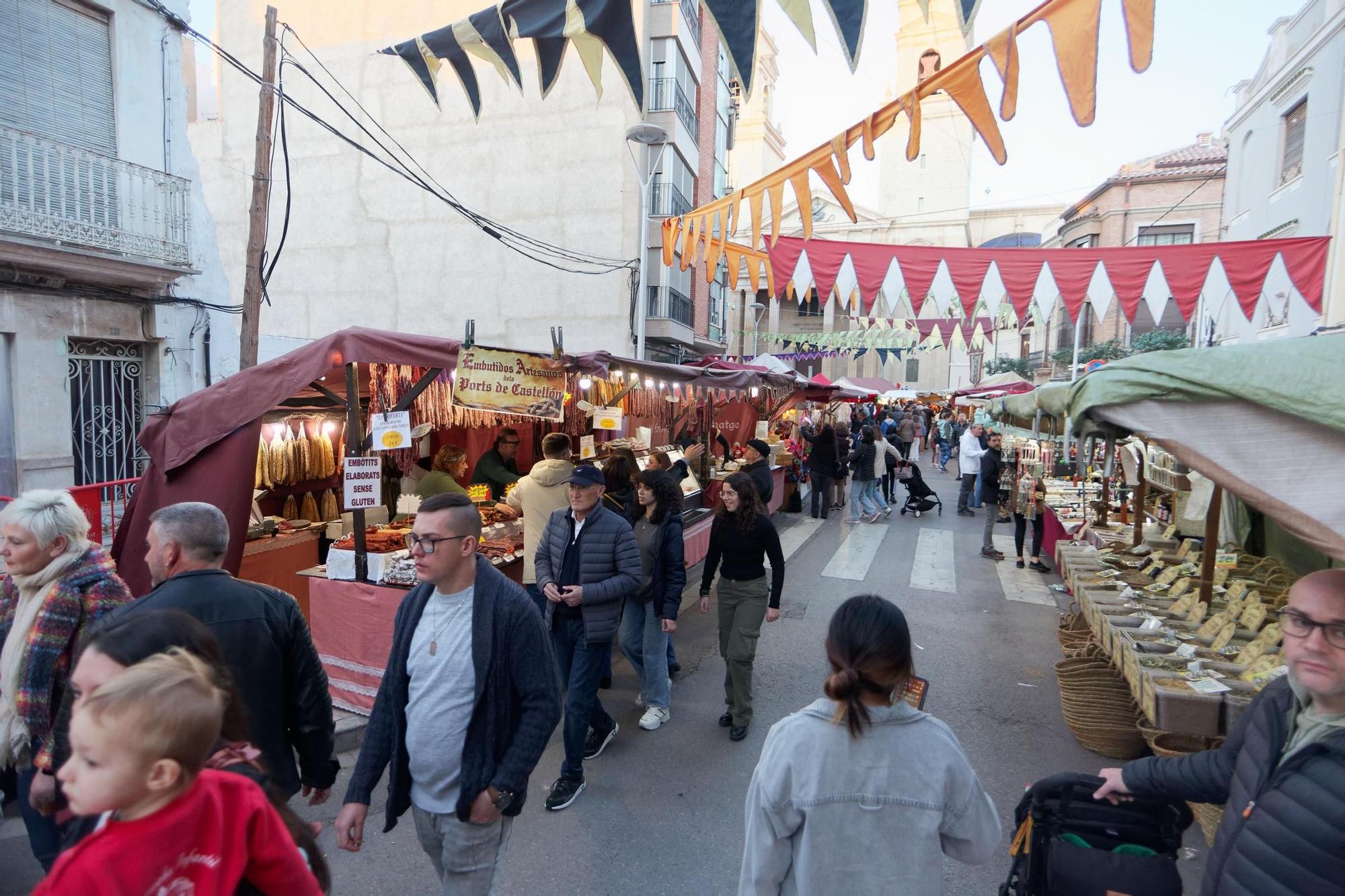 Todas las imágenes de la apertura del mercado medieval de Vila-real