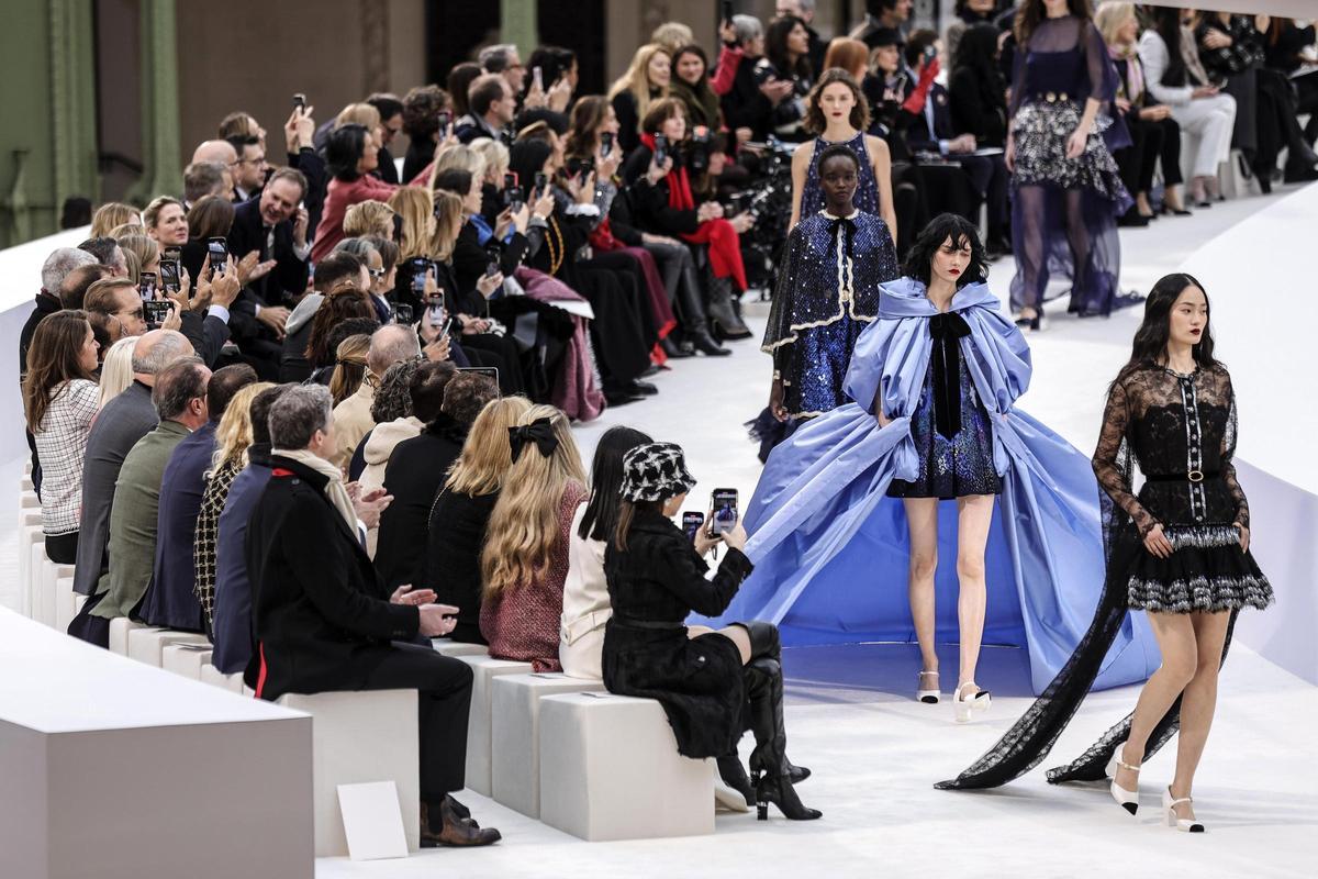 Chanel celebra sus 110 años en la Alta Costura con un desfile en París