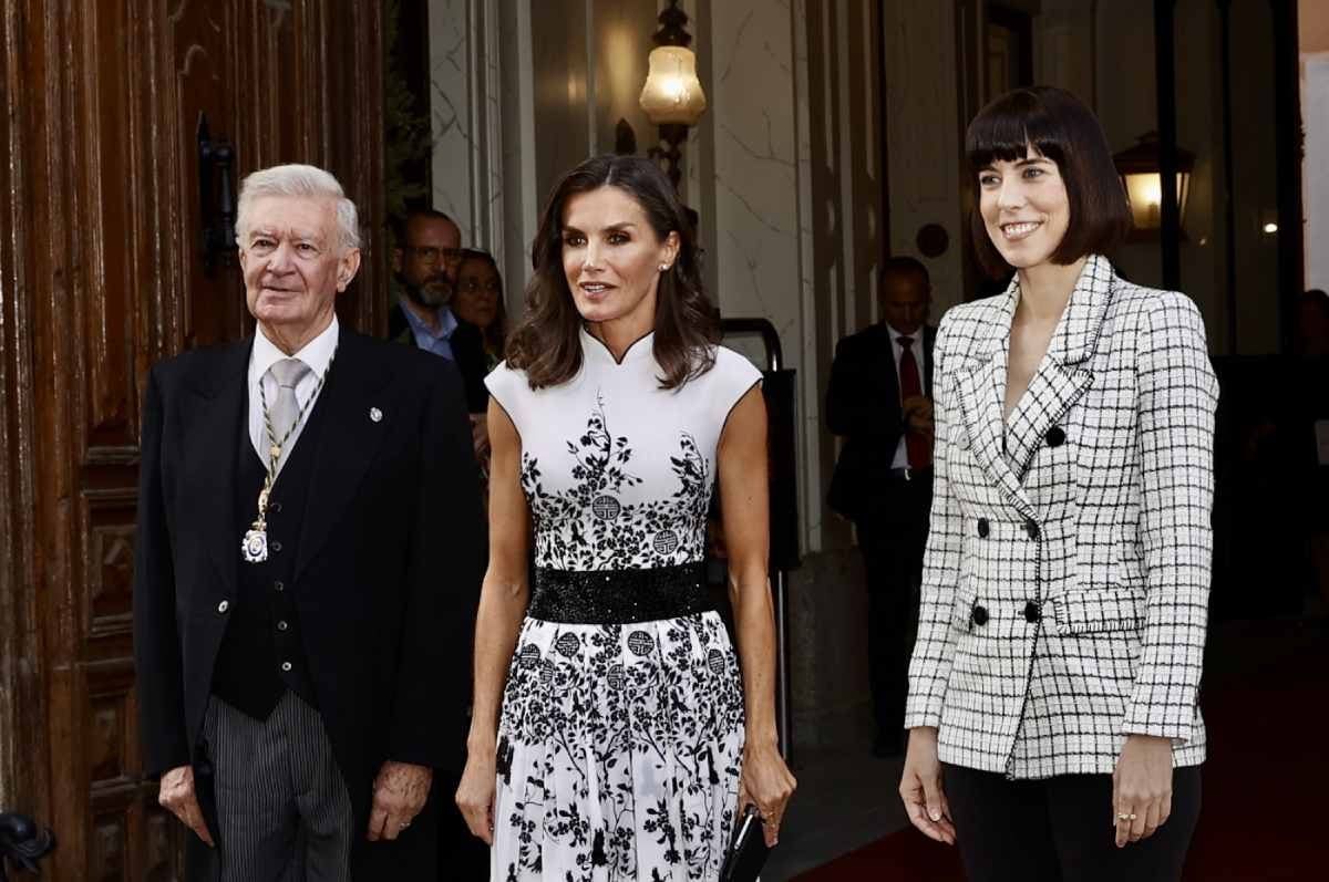 La reina Letizia recupera el vestido de inspiración oriental de Felipe  Varela - Woman