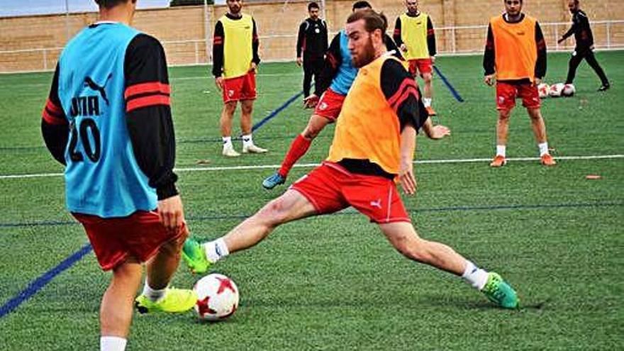 Una imagen del anterior entrenamiento de la Selección Uefa Cyl.