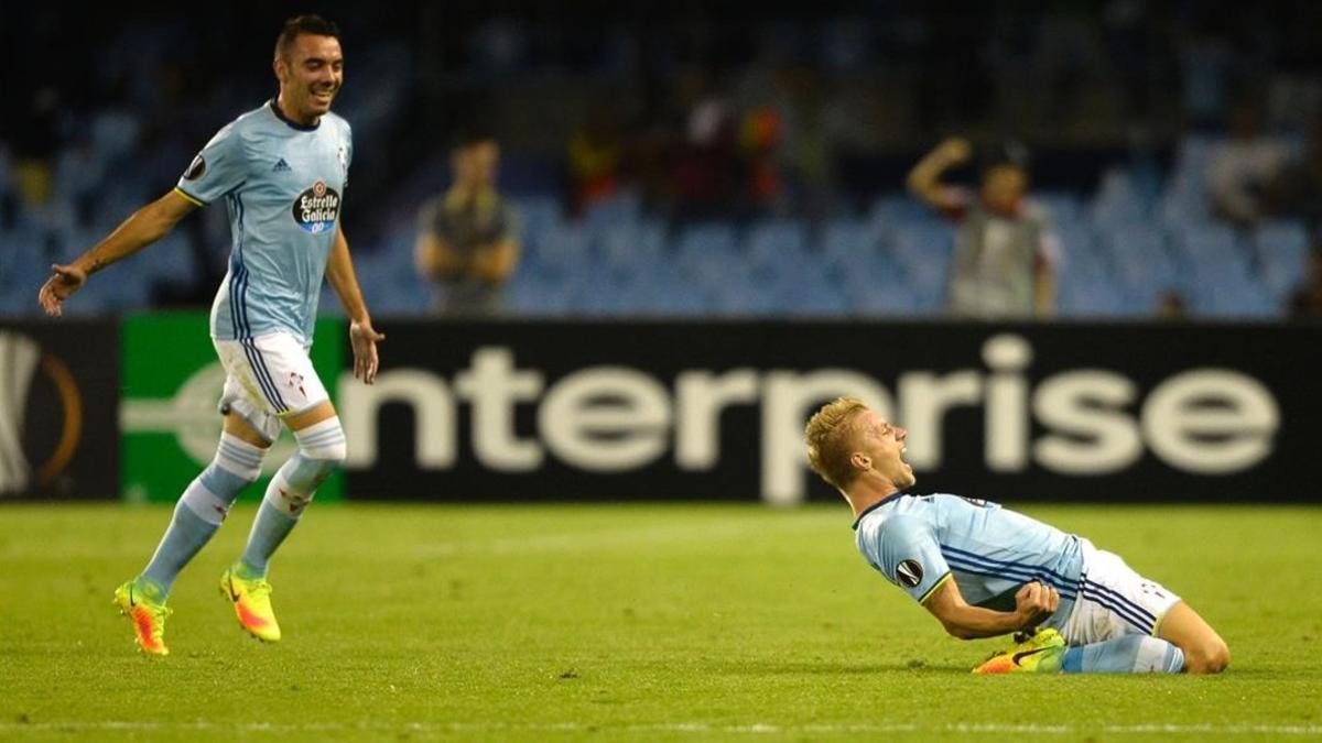 Wass y Aspas celebran el gol ante el Panathinaikos en la Europa League