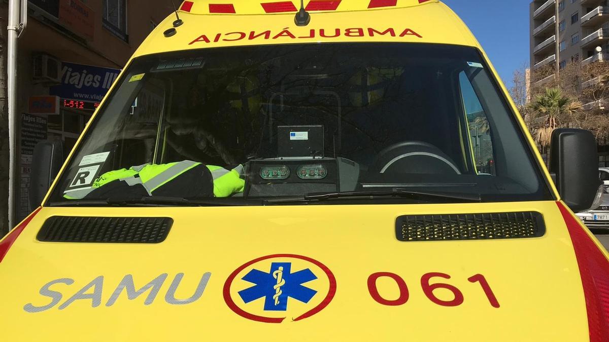 Imagen de recurso de una ambulancia del SAMU 061.