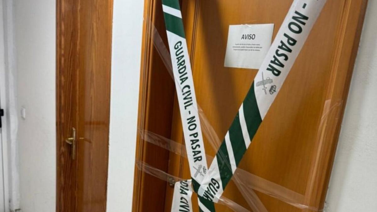 Baño cerrado en el Destacamento de Tráfico de la Guardia Civil en Arrecife