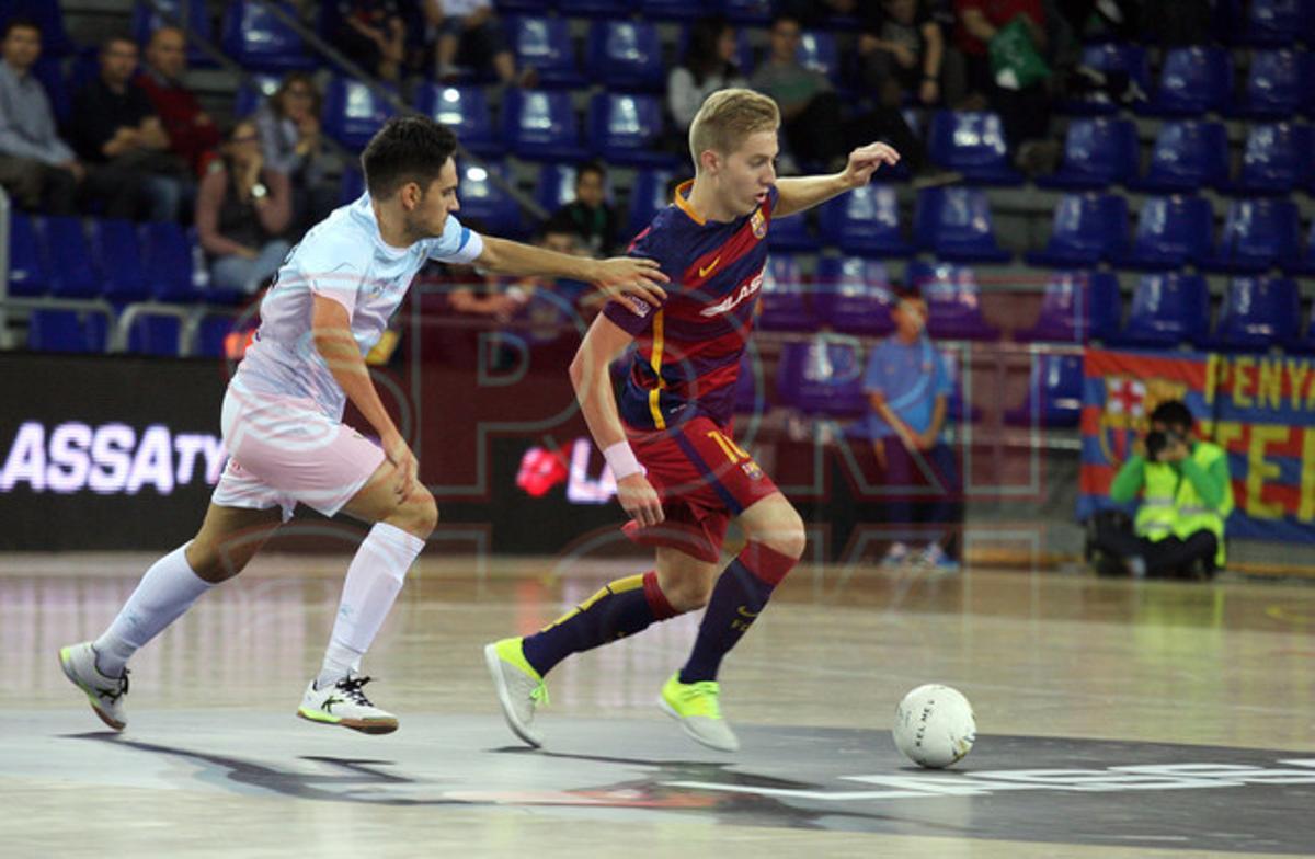 FC Barcelona, 4 - Santiago Futsal, 2 FC Barcelona, 4 - Santiago Futsal, 2