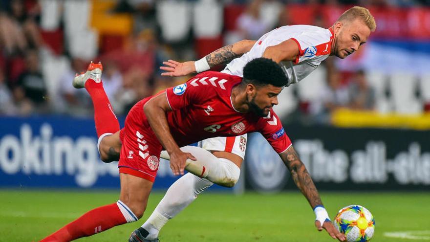 Serbia ha sido la selección más pobre de la fase final del Europeo. Ayer cayó de nuevo, 2-0 con Dinamarca. Racic jugó los 90 minutos.