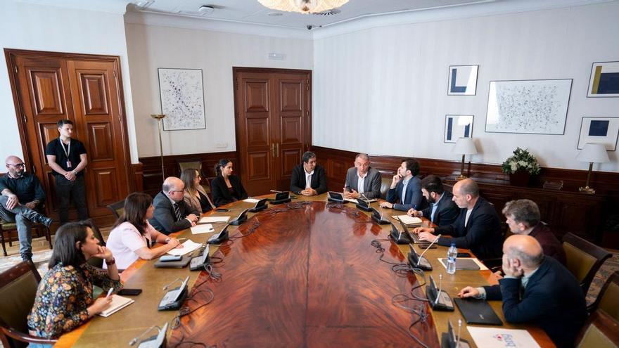 Sumar y PP hacen la 'pinza' al PSOE para nacionalizar a los saharauis tras quedar excluidos de la regularización