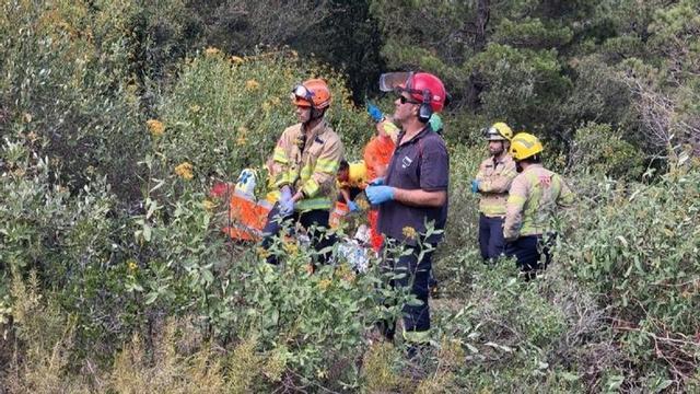 Acción de rescate de una persona que hacía parapente en Arbolí (Baix Camp).