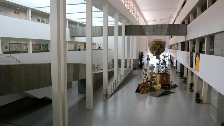 Interior de la Facultad de Comercio.