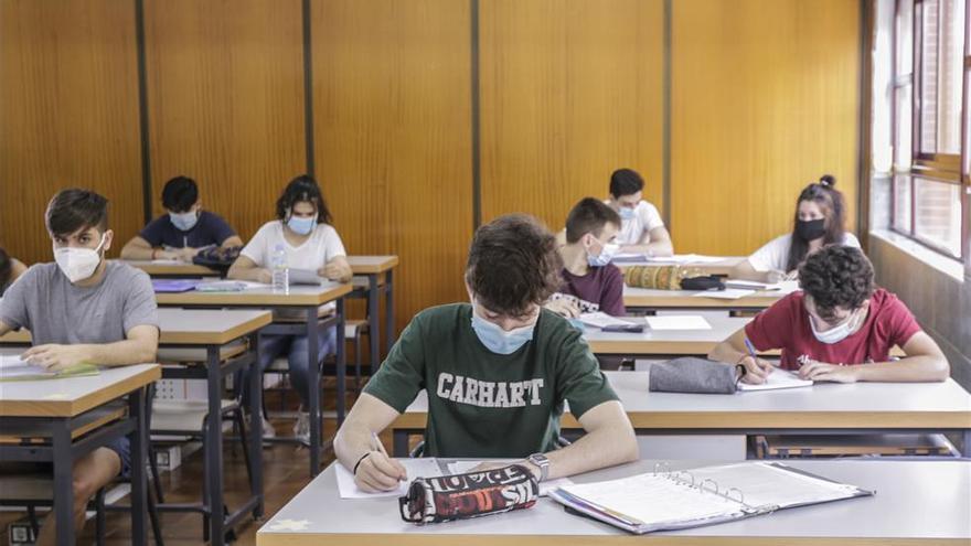 Las ayudas a la formación del profesorado cuentan este año con 81.000 euros