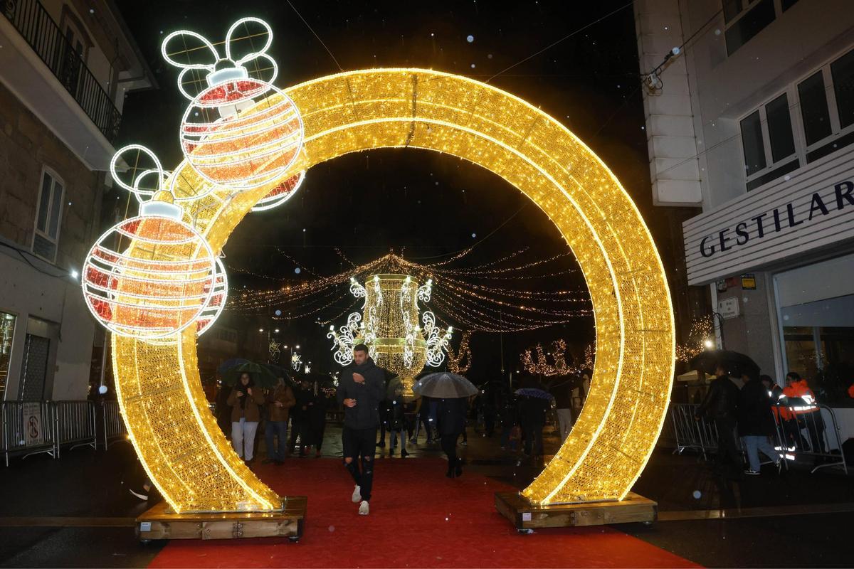 Vigo enciende la Navidad más grande de su historia ante miles de personas