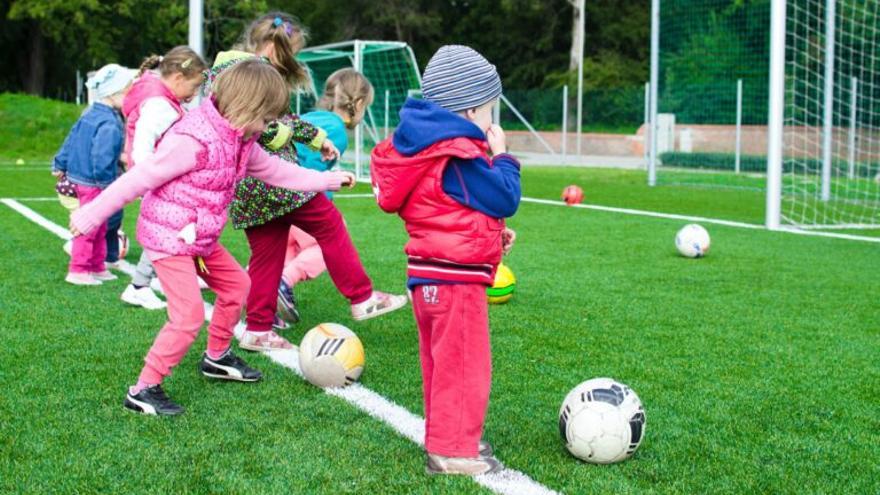 Los pediatras  piden que no se confine a los niños y se mantengan abiertos los colegios