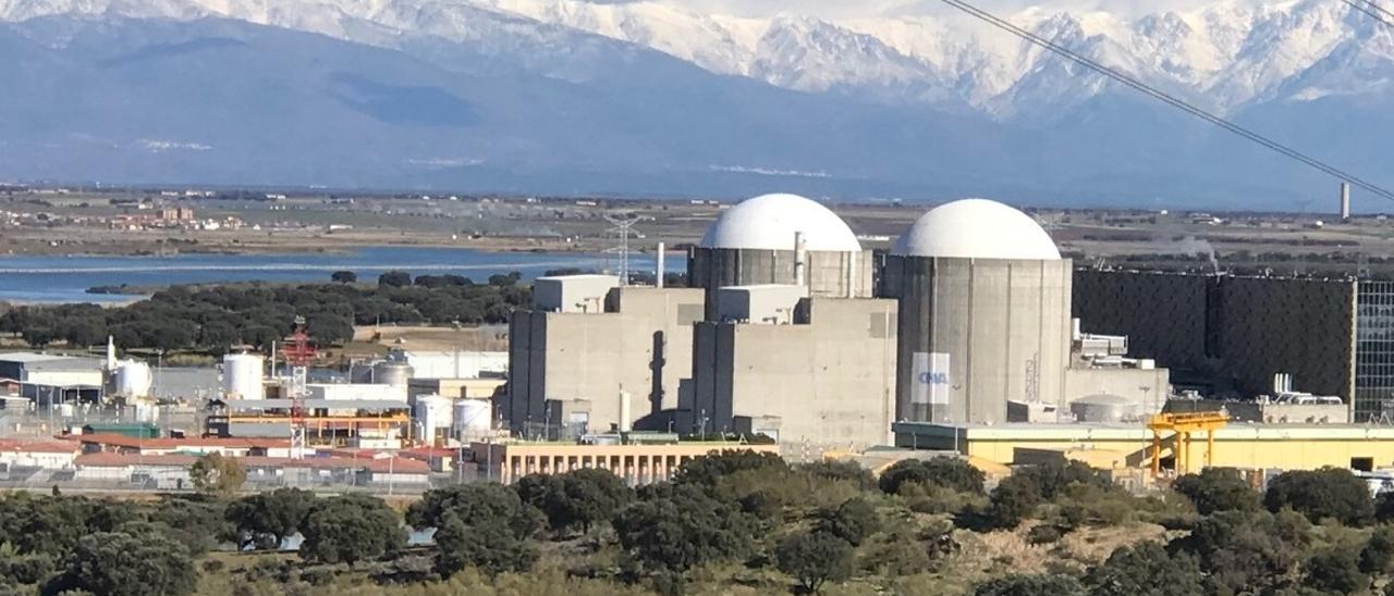 Vista de la central nuclear de Almaraz, en Cáceres