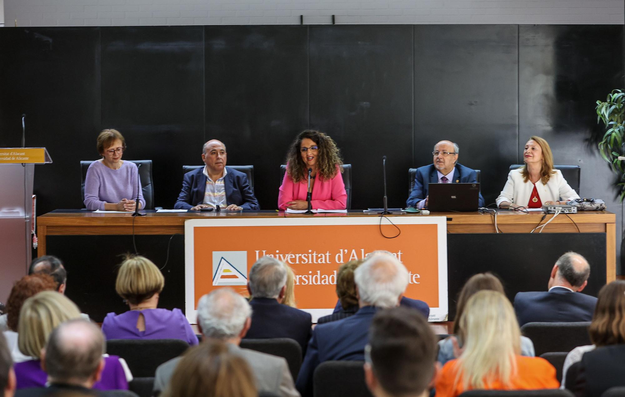 El Colegio de Docentes y Licenciados conmemora sus 80 años en Alicante