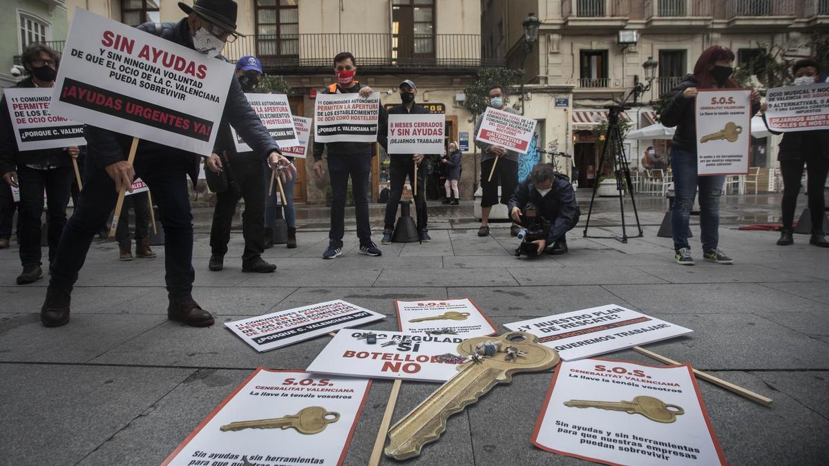 Protesta del ocio nocturno ante el Palau de la Generalitat el pasado mes de diciembre para protestar por las restricciones