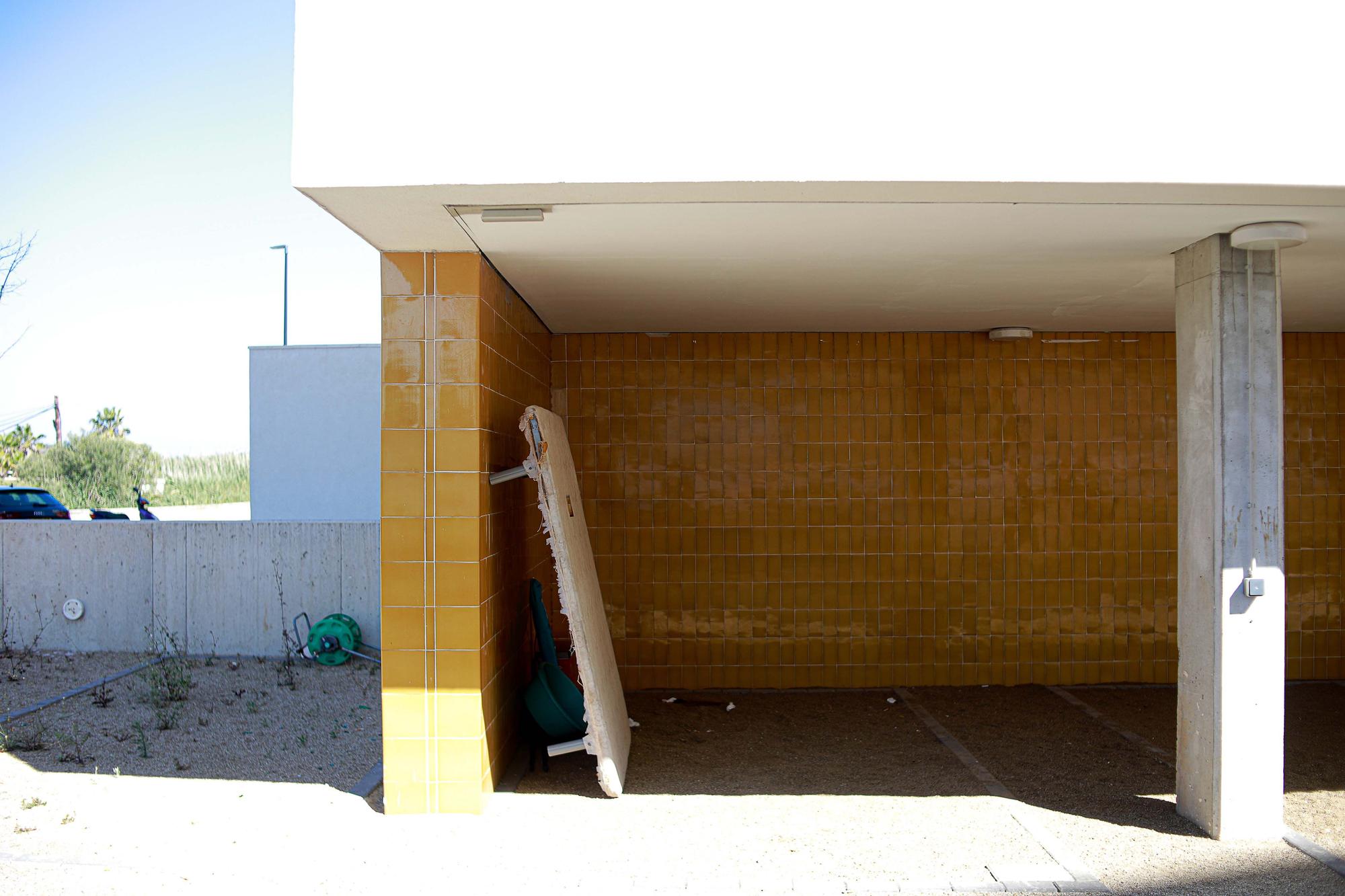 Galería de imágenes de los desperfectos de las viviendas sociales de Ibiza