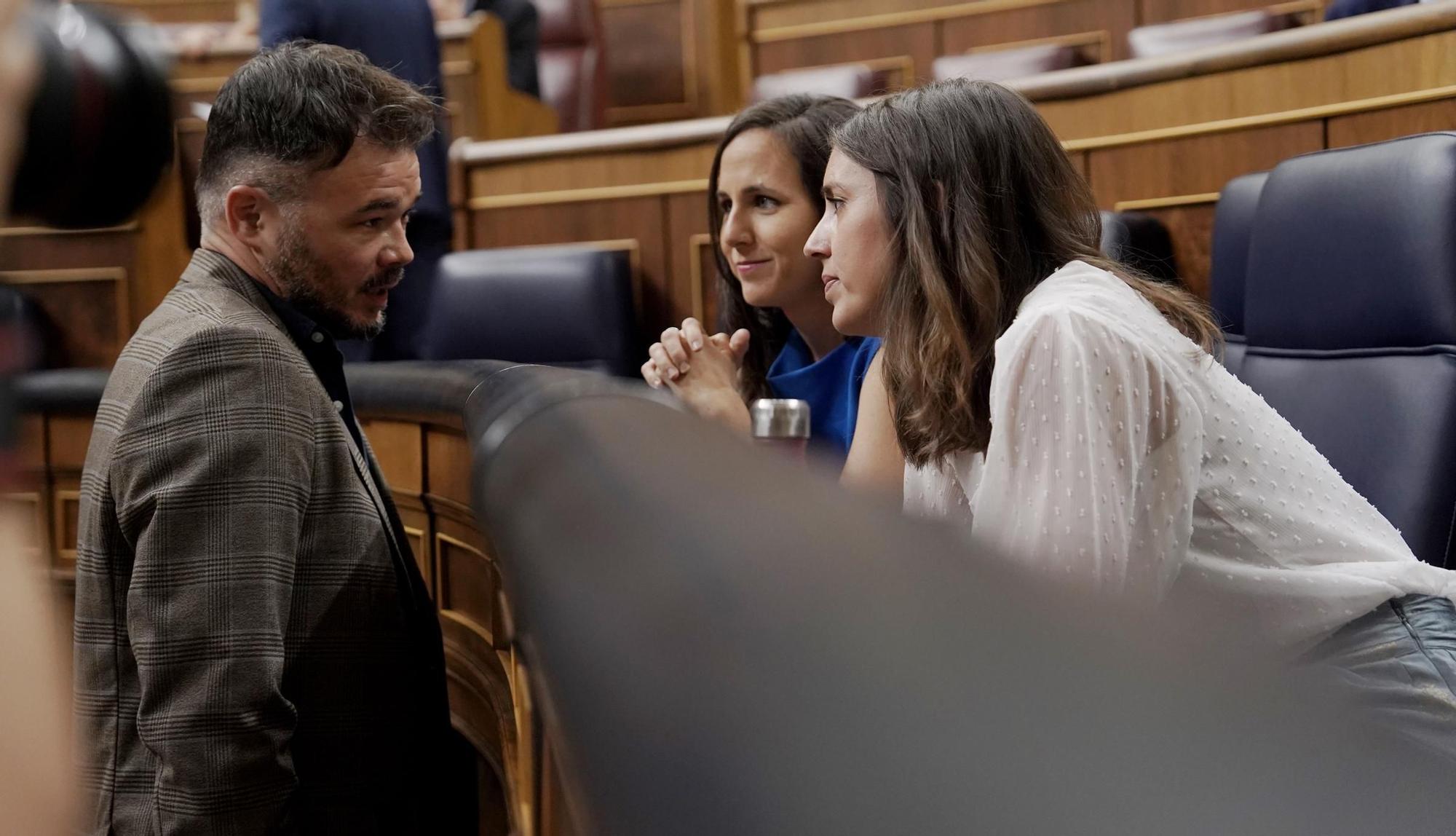 Segunda jornada de la sesión de investidura de Alberto Núñez Feijóo, en imágenes