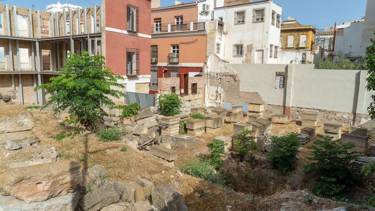 Espacio porticado del Teatro Romano en el que se llevará a cabo la primera fase de recuperación del monumento.