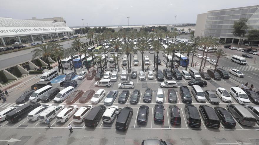 Aena retrasa el cobro por aparcar en el aeropuerto de Palma al transporte discrecional
