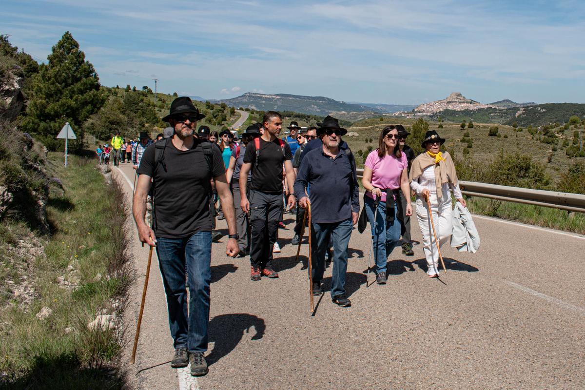 Cientos de personas están participando en estos momentos en la tradicional romería.