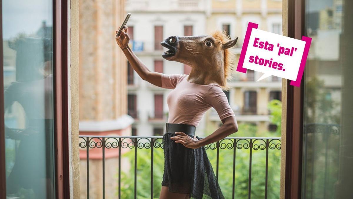 Chica haciéndose un selfie para el stories