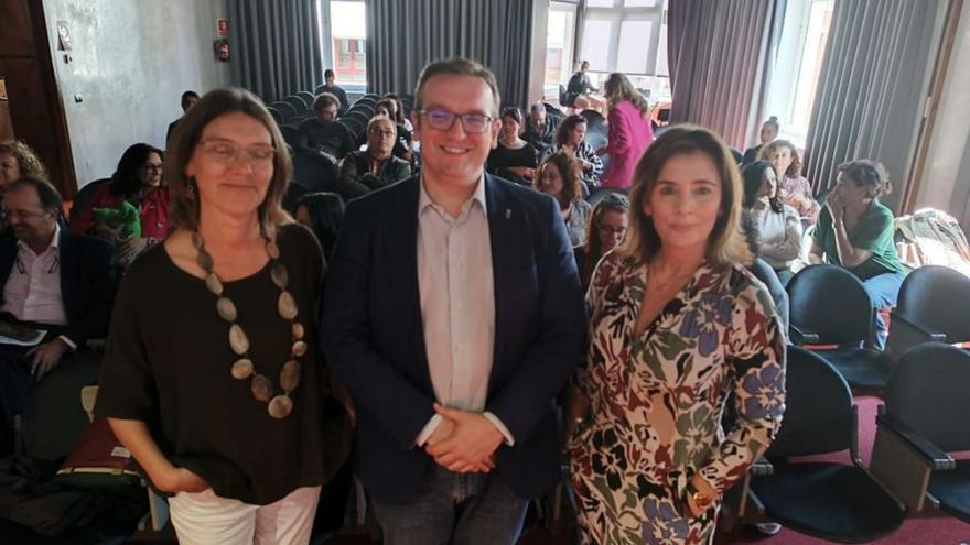 Carmen Robles, directora de Desarrollo de la Cámara de Comercio de Oviedo; José Antonio Garmón, director de Innovación y Cambio Social del Principado, y Raquel Lázaro, consultora.