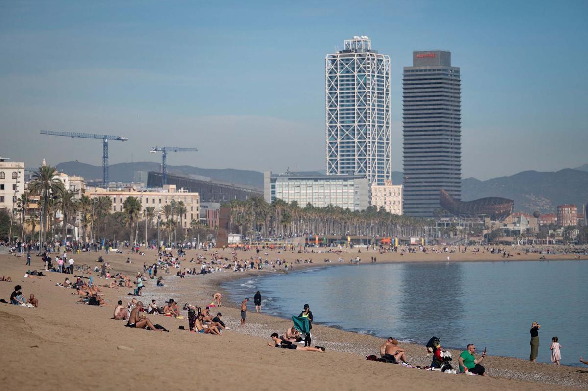 Barcelona afectada por una ola de calor propia del verano a mediados de Enero