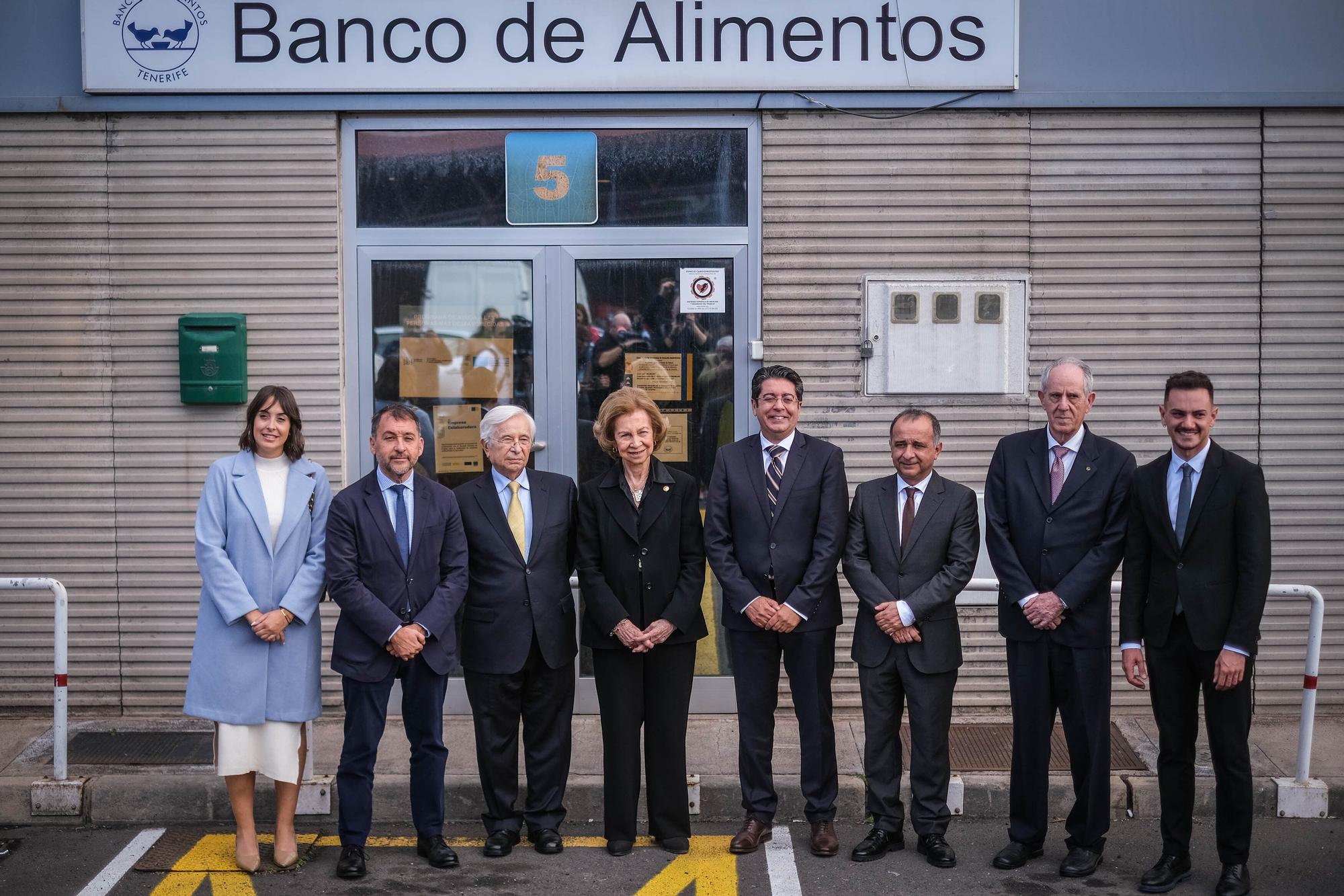 La Reina Emérita Doña Sofía los Bancos de Alimentos de Santa Cruz de Tenerife y La Palma