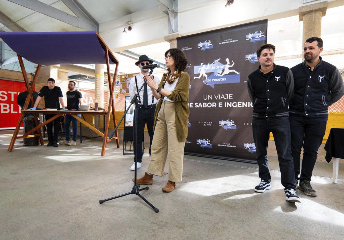 Anabel Gulías y  los propietarios de IceWolf, durante la presentación. | FDV
